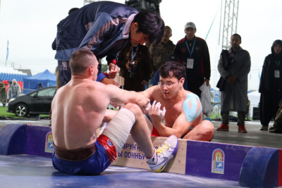 Первый из Анабара, и 26 лет ради золота. Мас-рестлеры разыграли медали Игр Манчаары / Дьулустаан Сергеев   