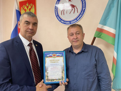 Надеемся только на крепость рук, на руки друга и вбитый крюк и молимся, чтобы страховка не подвела… / Ольга Жукова   