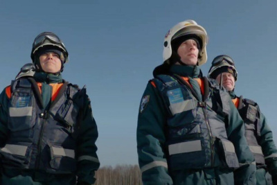 Специалисты МЧС России доставили 280 тонн гуманитарных грузов / ЯСИА   