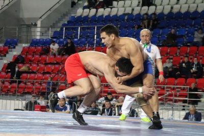 В Якутии завершился турнир Госкомобеспечения по национальной борьбе хапсагай / ЯСИА   Республика Саха (Якутия)