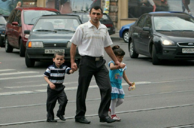 Отцам, находящимся в отпуске по уходу за ребёнком, помогут получить новую профессию / ЯСИА   