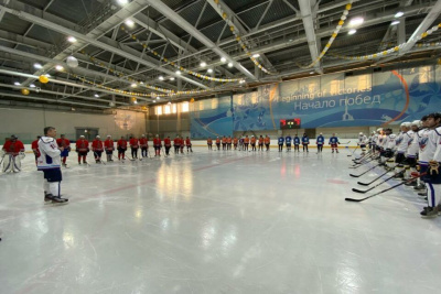 В Якутии стартовал чемпионат республики по хоккею среди мужских команд / ЯСИА   Республика Саха (Якутия)