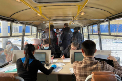 Мобильный офис социальной газификации принял заявления в мкр Пригородном Якутска / ЯСИА Якутск Якутск Республика Саха (Якутия)