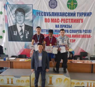 Наши спортсмены стали победителями в мас-рестлинге /   Мирнинский 