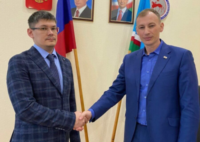 Департаменту лесного хозяйства Якутии представили нового главного лесничего республики / ЯСИА   Республика Саха (Якутия)