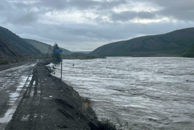 В Оймяконском районе на дороге «Колыма» временно закрыли движение для всех видов автотранспорта / ЯСИА   