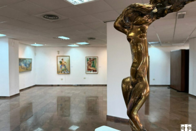 В Якутске представили выставку «Арктический пляж» с произведениями в жанре ню / Майя Гоголева   