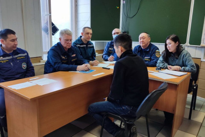 В Якутске продолжается подготовка курсантов аэромобильного отряда спецназначения / ЯСИА Якутск Якутск Республика Саха (Якутия)