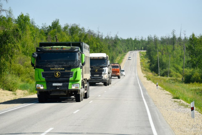 Восстановлено движение автотранспорта на участке трассы «Колыма» в Оймяконском районе / ЯСИА   