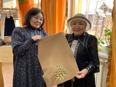 Проект «Вышитая карта России»: участие мирнинских мастериц /   Мирнинский Республика Саха (Якутия)