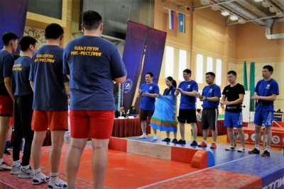 Без мастеров. Команды наслегов Якутии борются за табун лошадей на турнире по мас-рестлингу / Дьулустаан Сергеев   Республика Саха (Якутия)