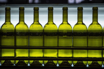 За неделю в Якутске изъяли из незаконной продажи около 400 литров алкоголя / ЯСИА Якутск Якутск Республика Саха (Якутия)