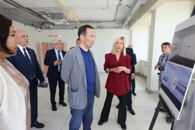 Айсен Николаев поручил развивать экспозицию музея АЛРОСА / ЯСИА   