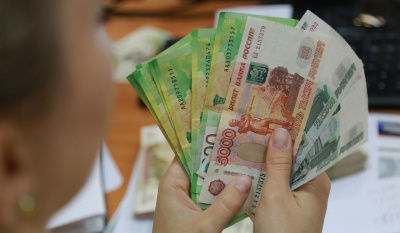 Пенсии по потере кормильца выпускникам школ предлагают давать до поступления в учебное заведение / ЯСИА   