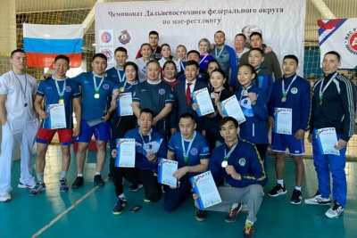 Якутские мадьыны взяли все золото и серебро чемпионата ДВФО по мас-рестлингу / ЯСИА   Республика Саха (Якутия)