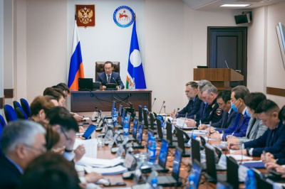 Глава Якутии: Завоз грузов и подготовка к отопительному сезону – первоочередные задачи / ЯСИА   Республика Саха (Якутия)