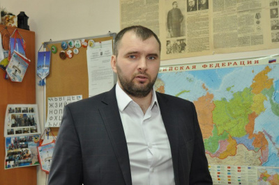 На этом поле боя - все под огнем /   Мирнинский 