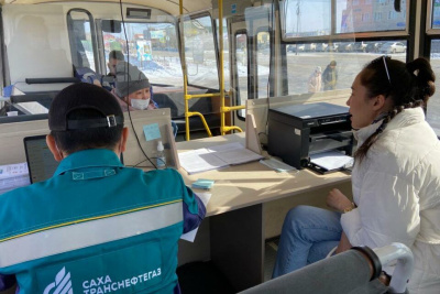 Мобильный офис «Сахатранснефтегаз» работает в Мегино-Кангаласском улусе / ЯСИА  Мегино-Кангаласский Республика Саха (Якутия)