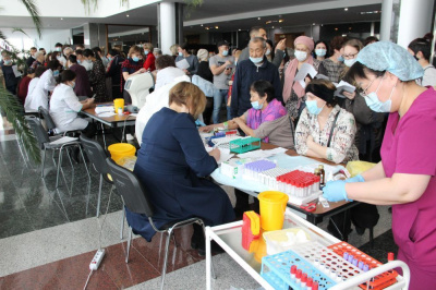 Акция «Здравосмотр» собрала сотни мирнинцев /   Мирнинский Мирнинский