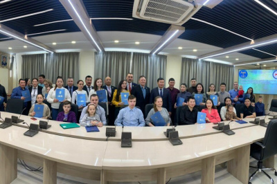 Молодым семьям Хангаласского улуса вручили жилищные сертификаты / ЯСИА  Хангаласский Республика Саха (Якутия)