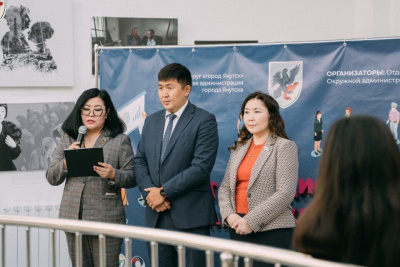 В Якутске прошла выставка-дискуссия, посвященная охране труда / ЯСИА Якутск Якутск Республика Саха (Якутия)