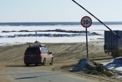 Грузоподъемность ледового автозимника Якутск-Нижний Бестях снижена до 30 тонн / ЯСИА   Республика Саха (Якутия)