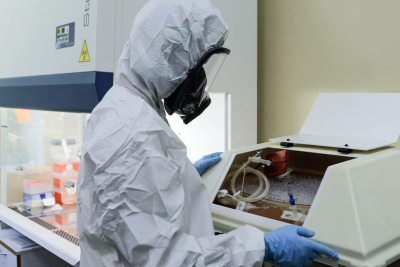 Кабмин выделит почти 400 млн рублей на запуск производства препарата от ковида "Мир-19" / ЯСИА   