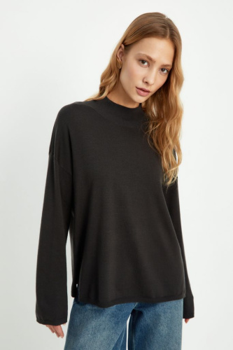 Трикотажный женский джемпер