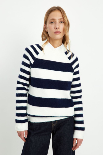 Джемпер прямого силуэта с шерстью