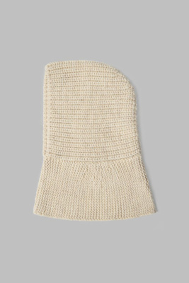 Капор из шерсти