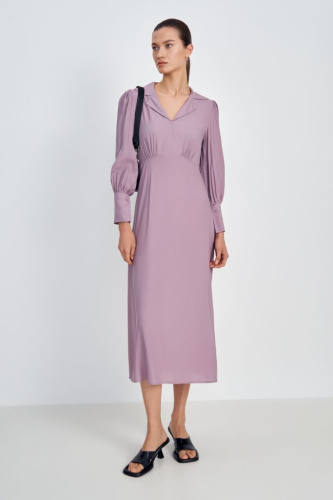 Платье приталенного силуэта