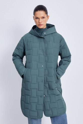 Утепленное стеганое полупальто