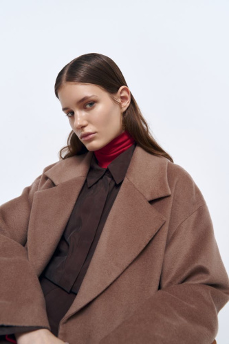 Пальто из шерсти с поясом