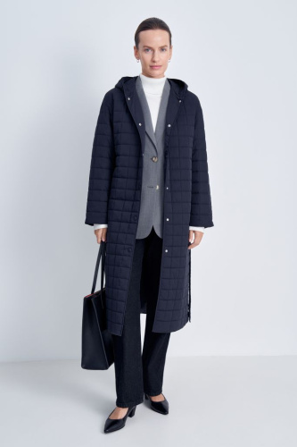 Утепленное пальто с поясом