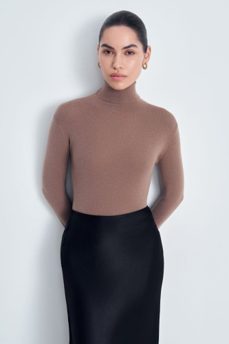 Водолазка приталенного силуэта