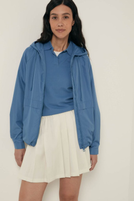 Ветровка с капюшоном на молнии