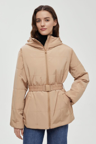 Утепленная куртка с эластичным поясом