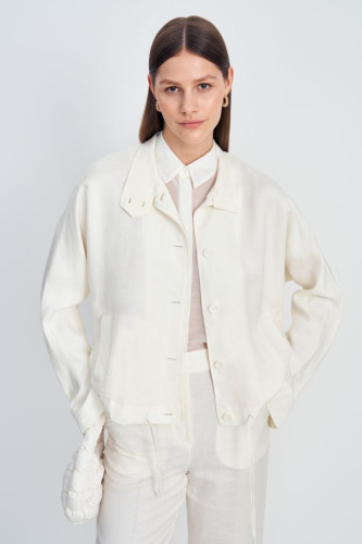 Ветровка с воротником-стойкой