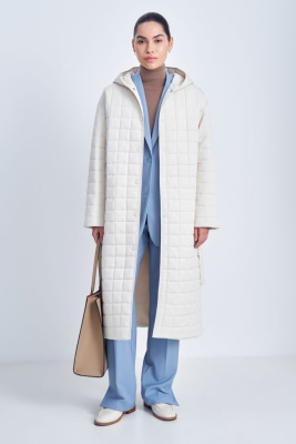 Утепленное пальто с поясом