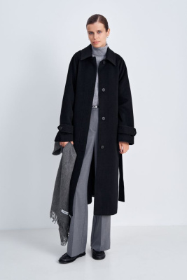 Пальто из шерсти и шелка с отложным воротником