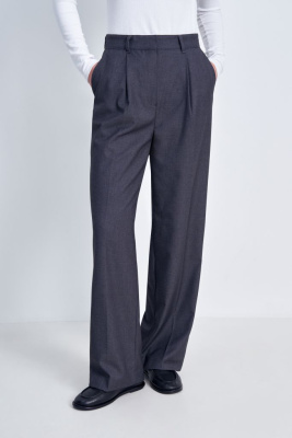 Брюки со стрелками широкого силуэта