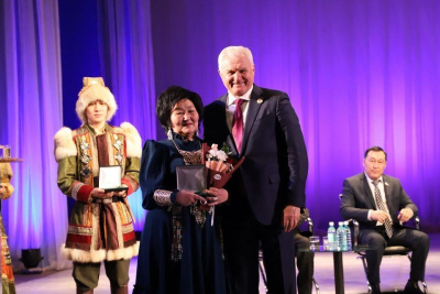 Главы трех крестьянских хозяйств Якутии получили звания «Заслуженный фермер России» / ЯСИА   Республика Саха (Якутия)