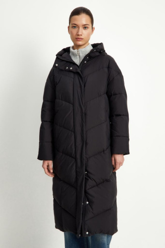 Пуховое пальто свободного силуэта
