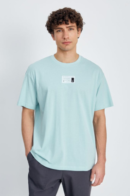 Свободная футболка с принтом