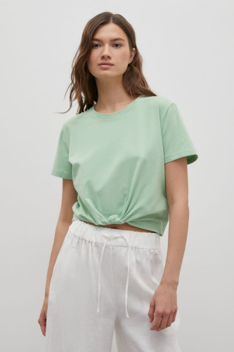 Футболка с узлом