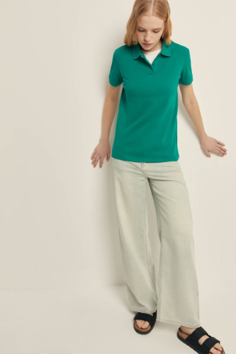 Поло приталенного силуэта с вышивкой