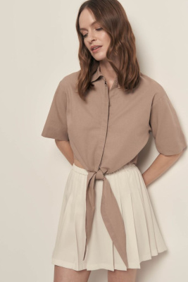 Блузка из хлопка и льна с завязками на поясе