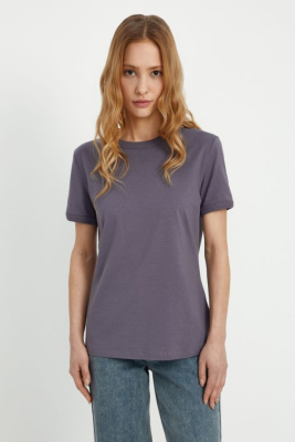 Футболка приталенного силуэта