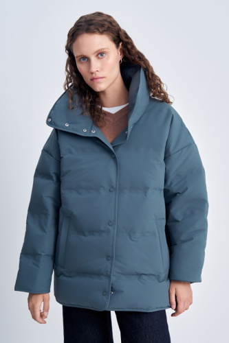 Пуховик с воротником-стойкой