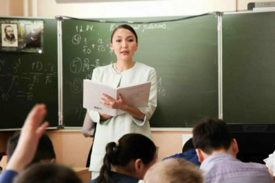 Профсоюзная молодежь проводит акции в поддержку президента и российской армии / Айаал Аргунов   